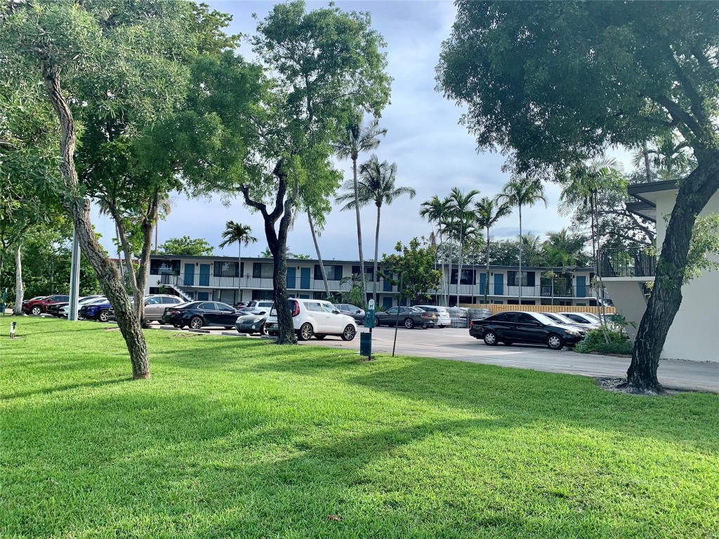 THE WOODS CONDOMINIUM - Residential