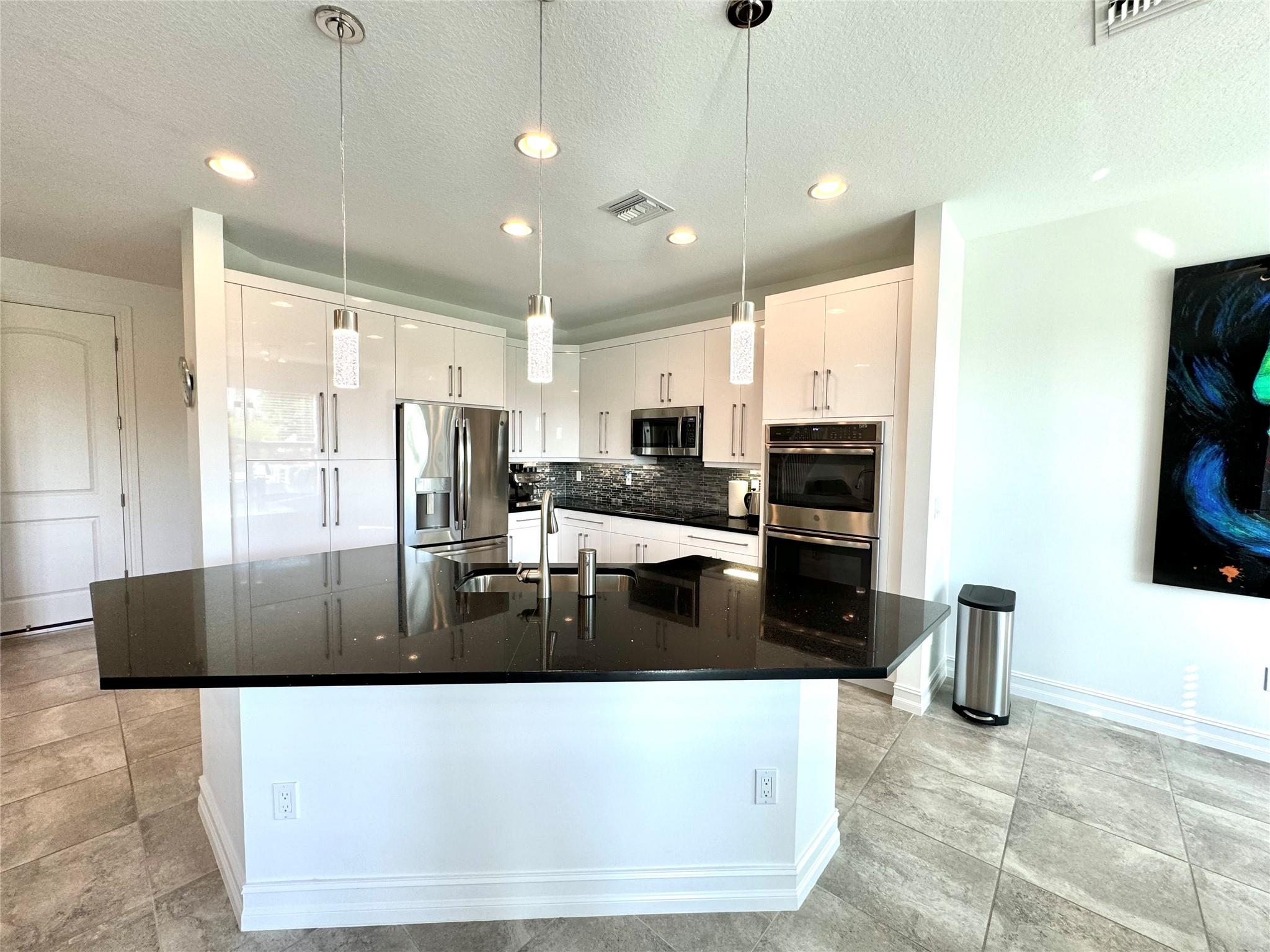 10190 Akenside Dr