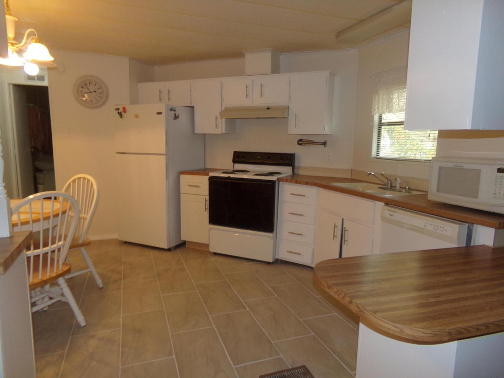 Photo of 4187 S 88th Court S, Boynton Beach, FL 33436 (MLS # R11165786)