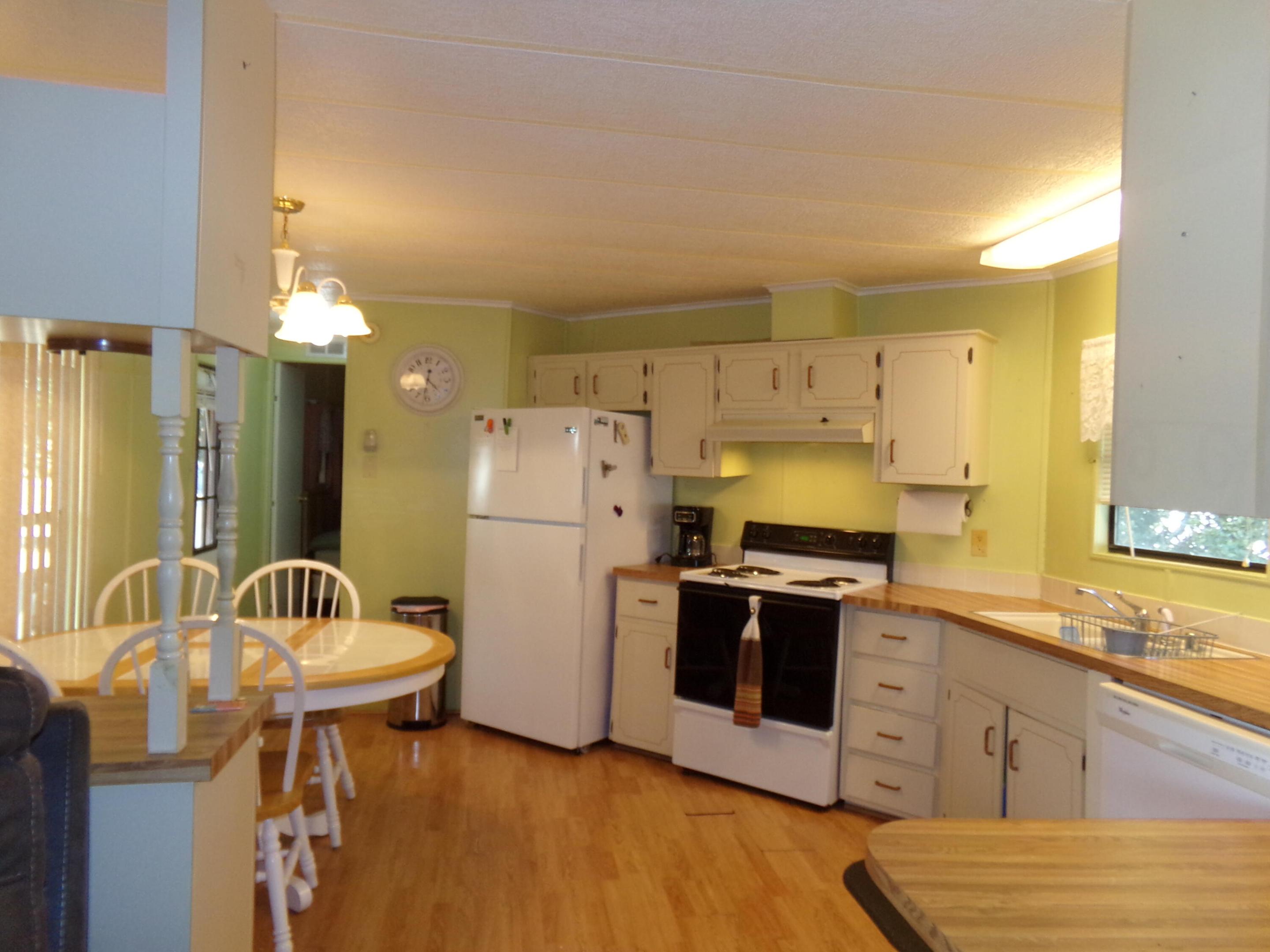 PARRY TRAILER VILLAGE - Residential