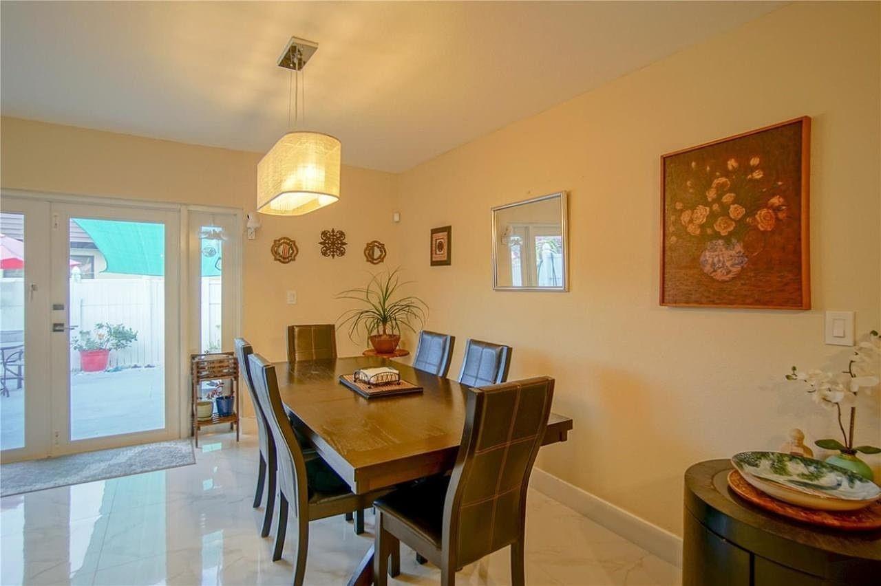 Sheridan Oaks Town Houses - Residential Lease