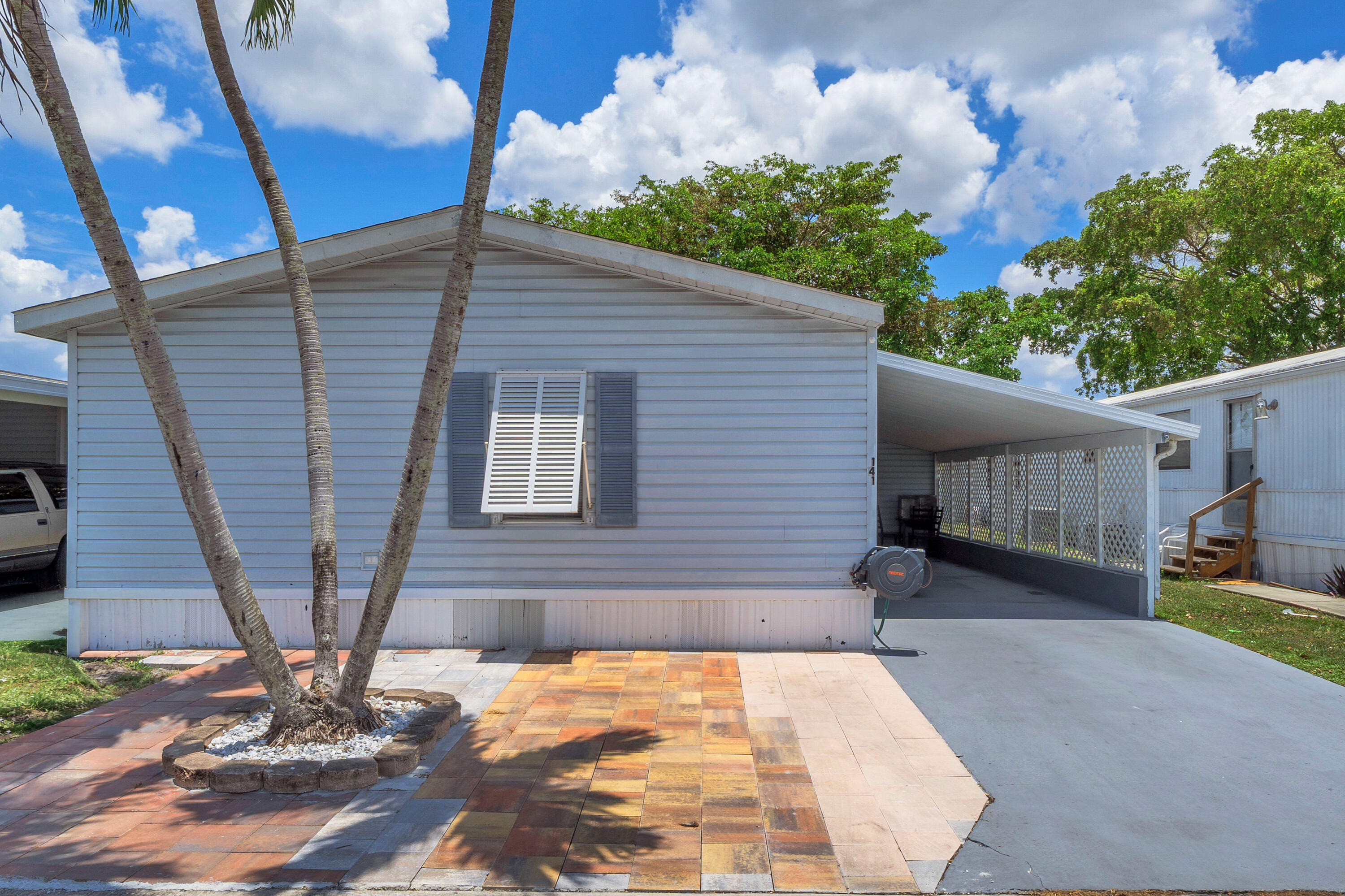 141 Plantation Boulevard