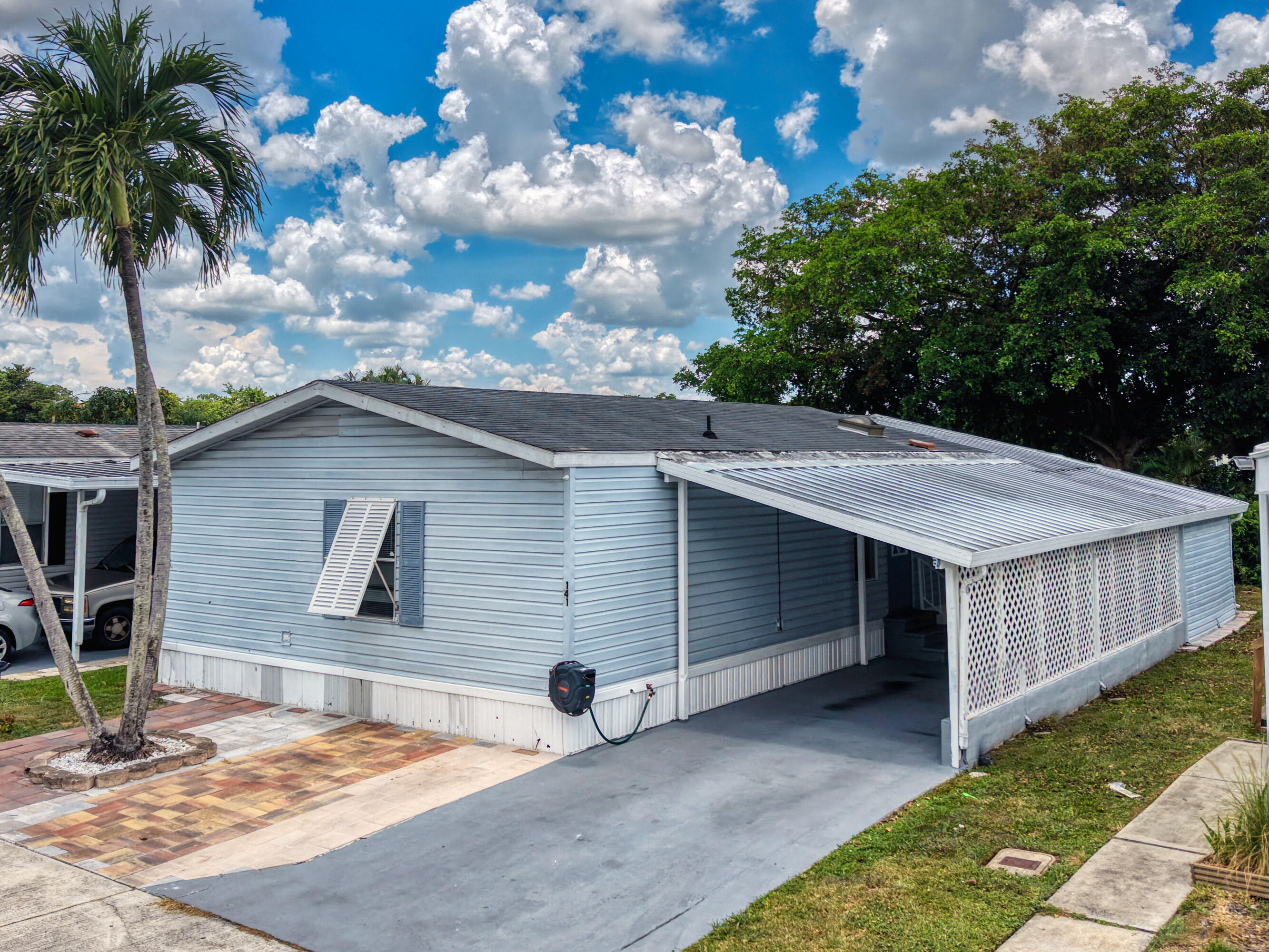 141 Plantation Boulevard