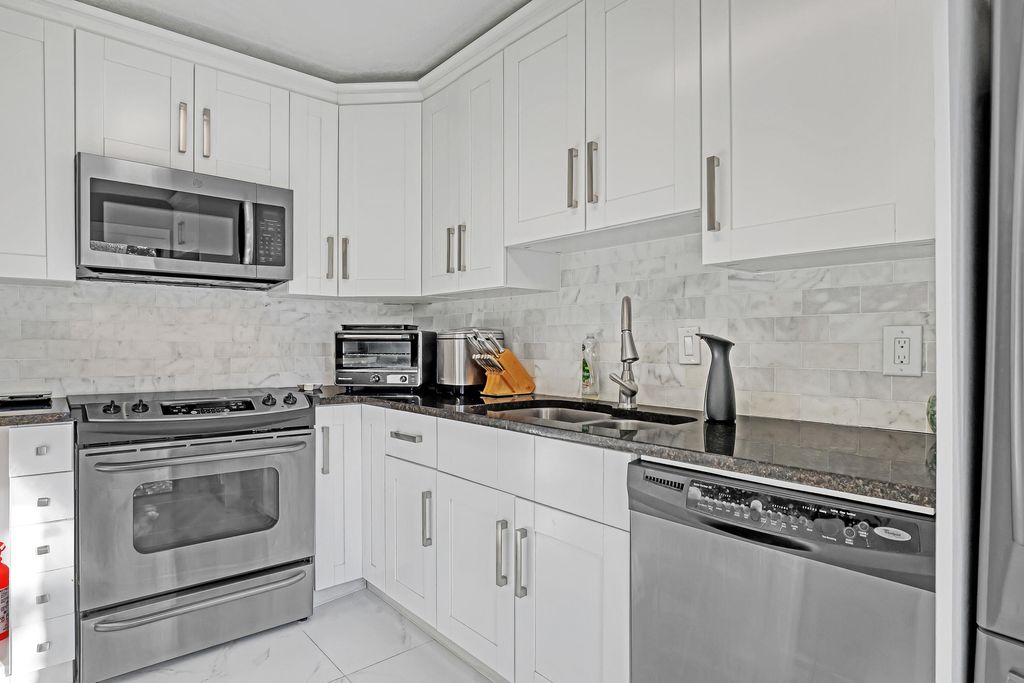 Photo of 825 Center Street #8d, Jupiter, FL 33458 (MLS # R11025508)