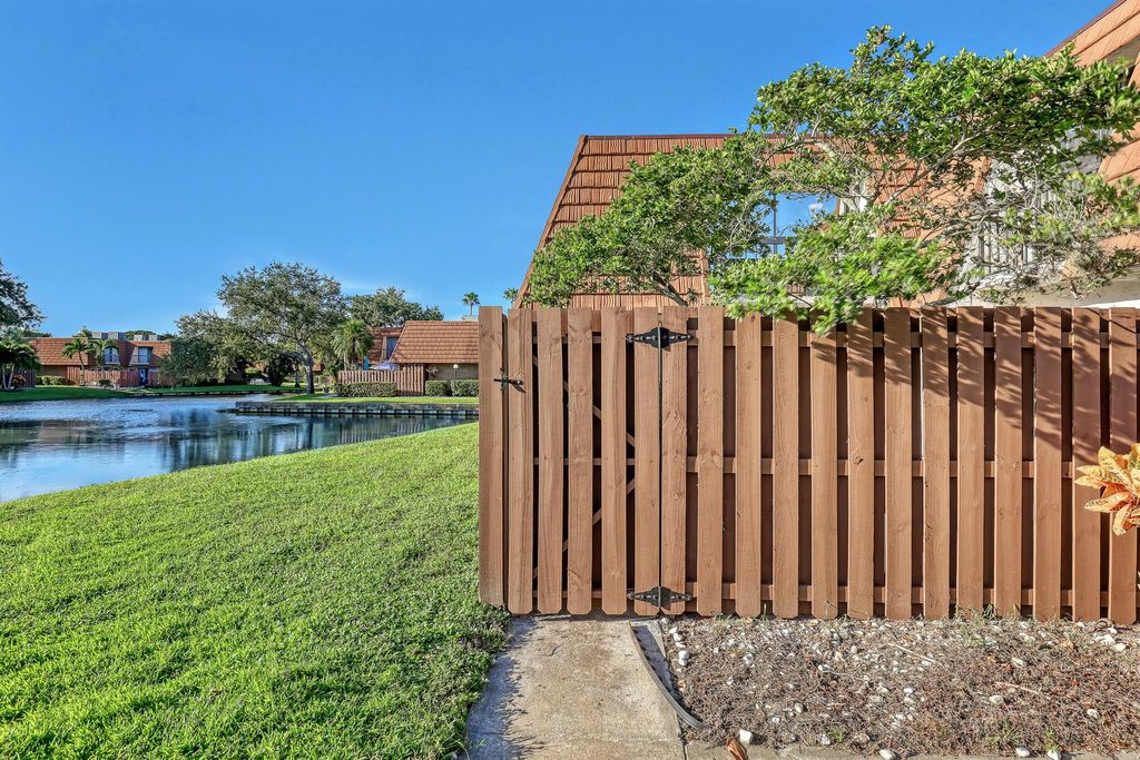 Photo of 825 Center Street #8d, Jupiter, FL 33458 (MLS # R11025508)