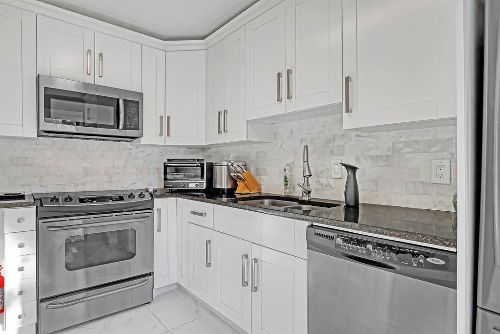 Photo of 825 Center Street #8d, Jupiter, FL 33458 (MLS # R11025508)