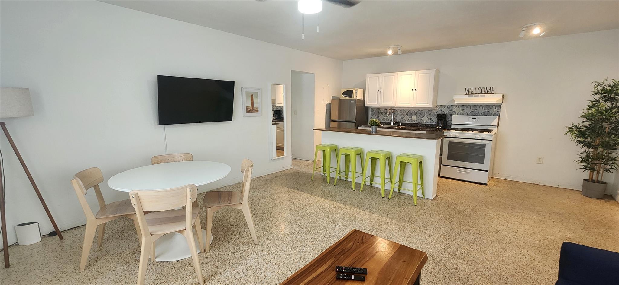 Altos Del Mar 03 - Residential Lease