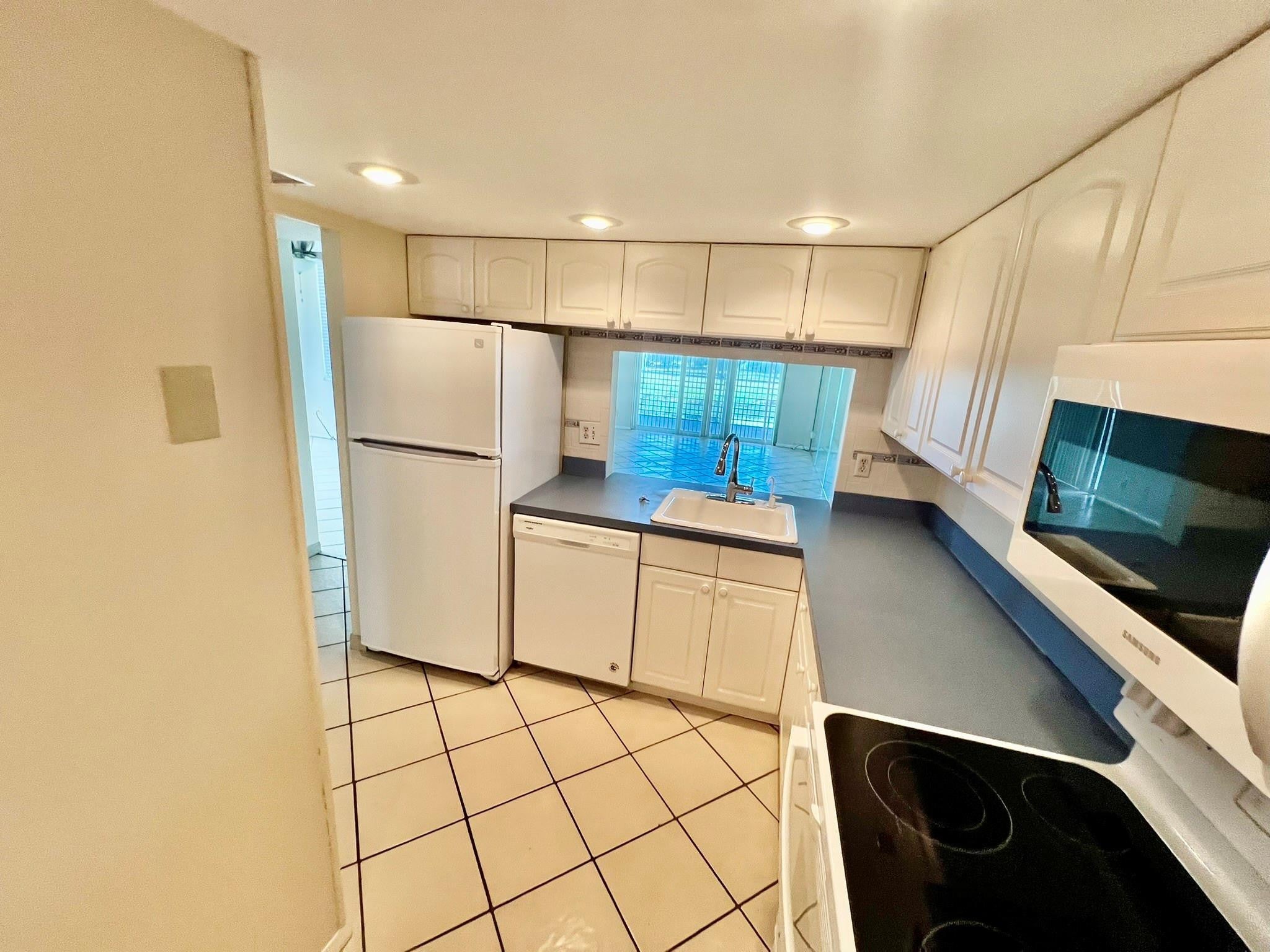 9450 Poinciana Place 416