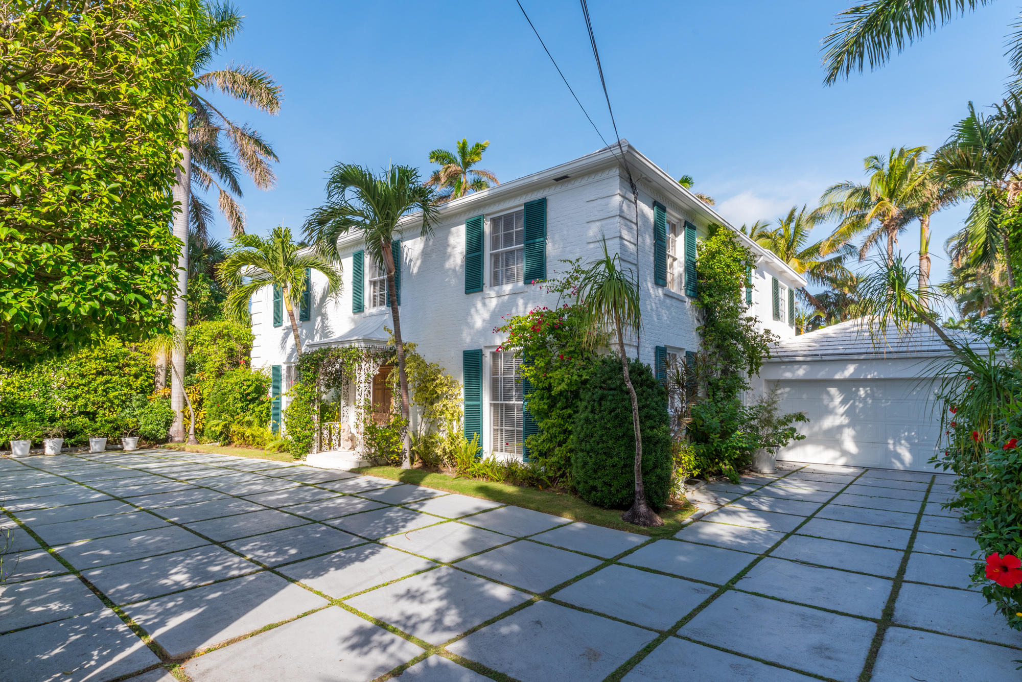 REVERIE - Residential