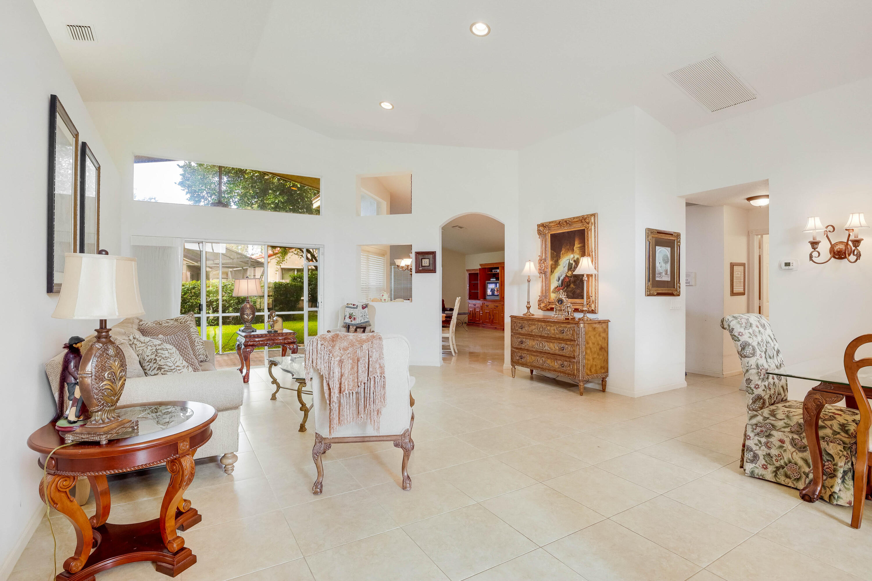 VALENCIA ISLES 3 - Residential