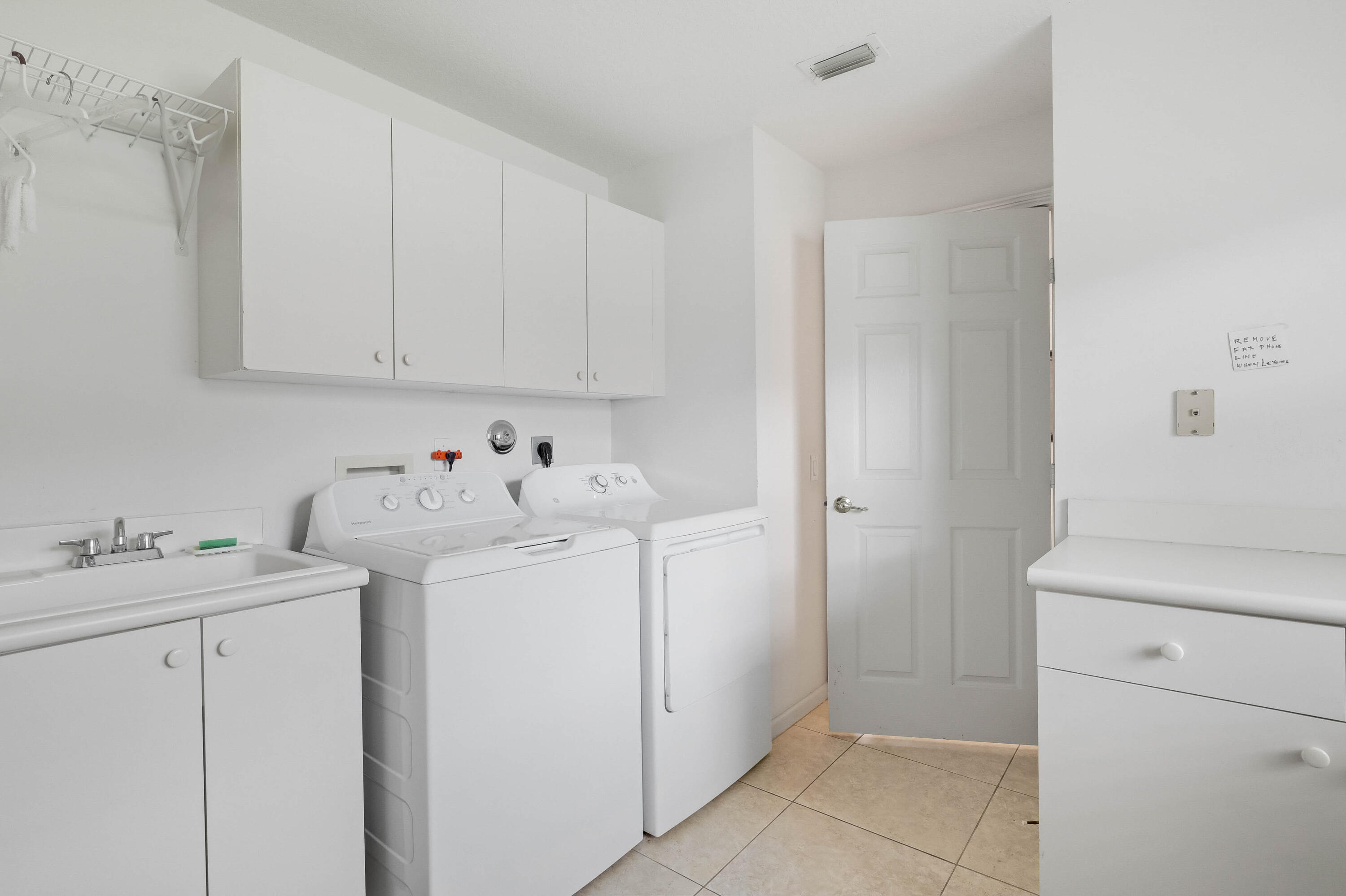 VALENCIA ISLES 3 - Residential