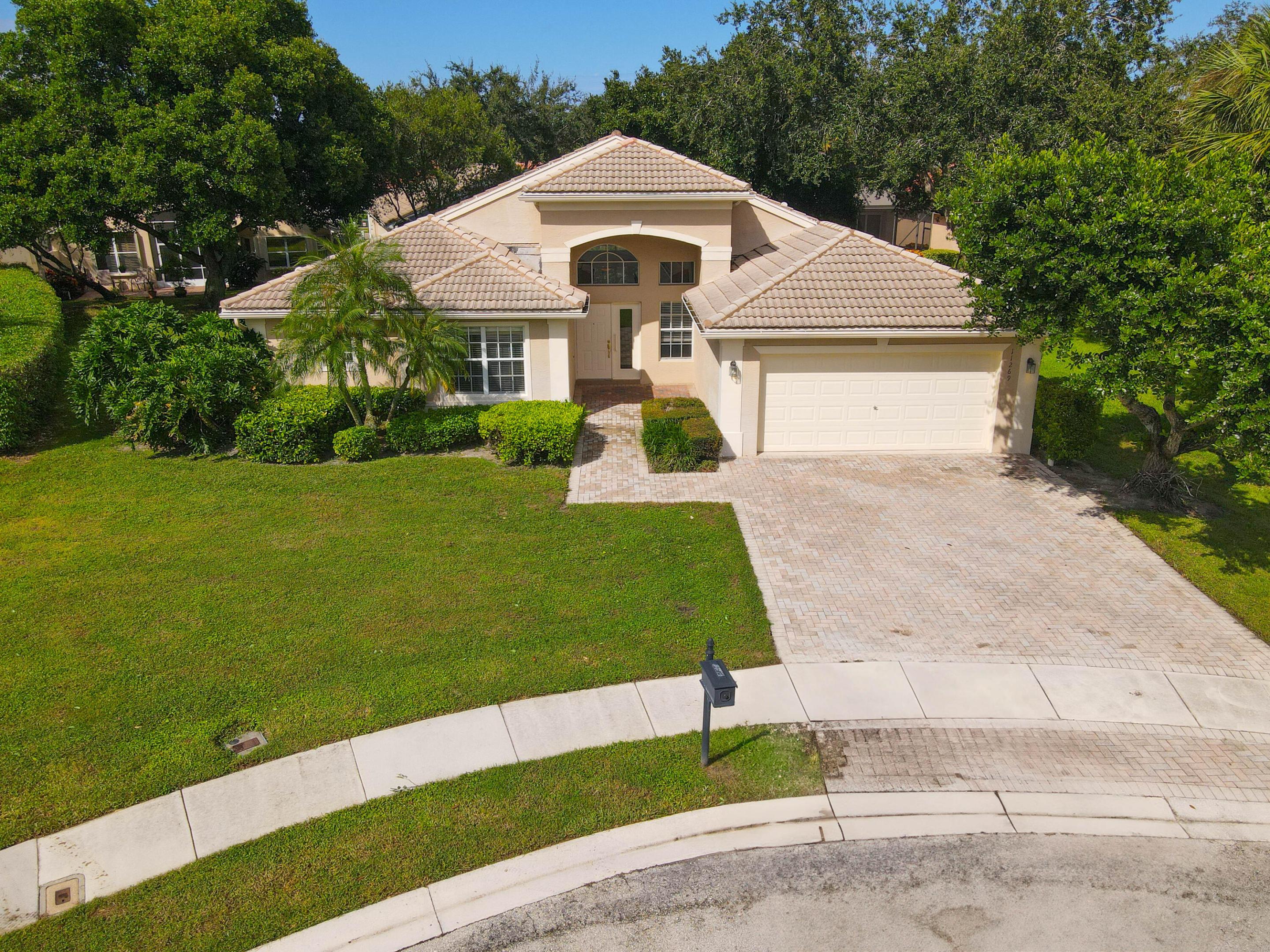 VALENCIA ISLES 3 - Residential