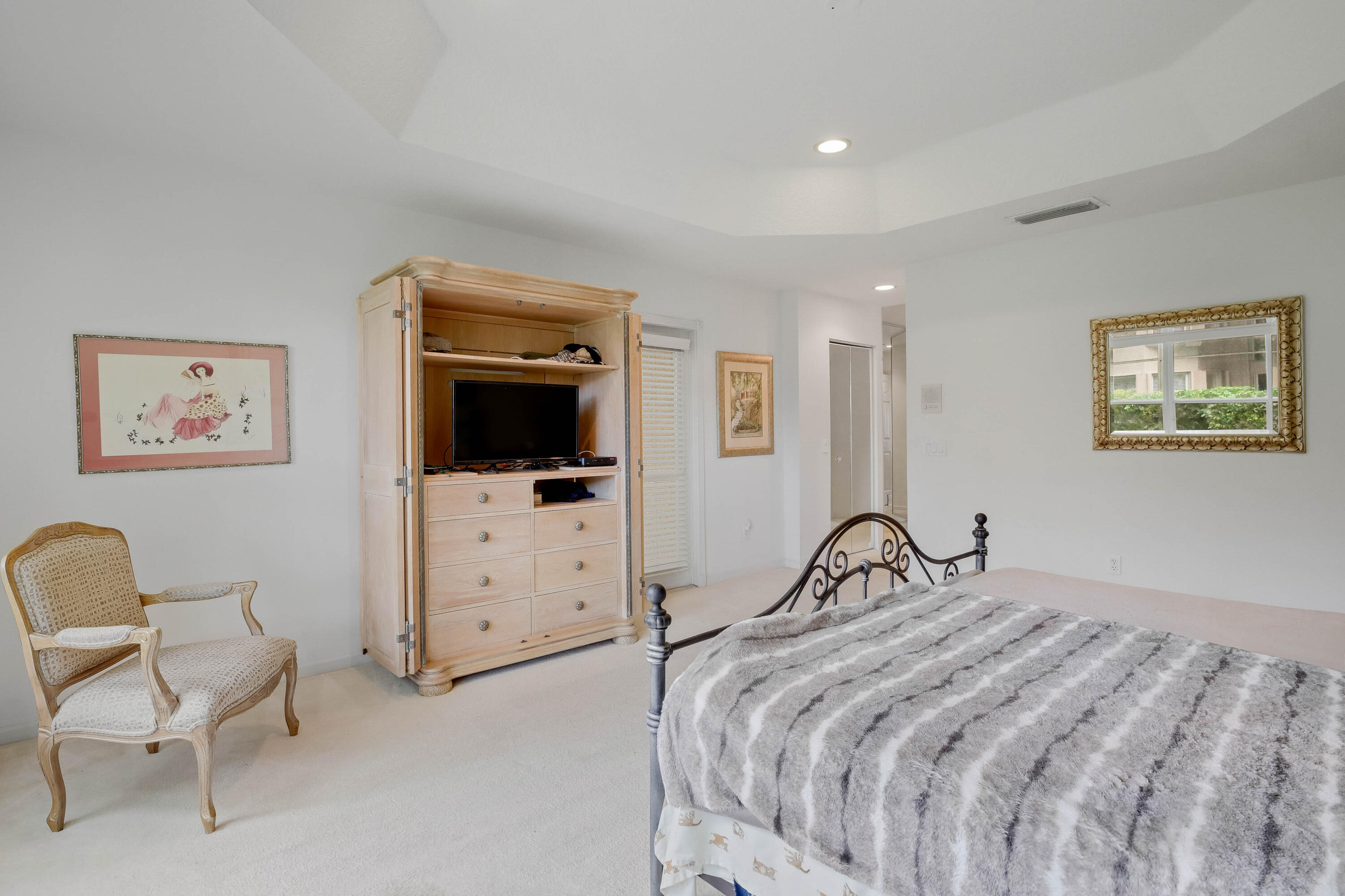 VALENCIA ISLES 3 - Residential