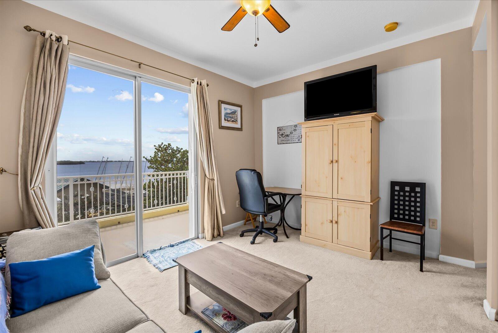 MARINER BAY - Residential
