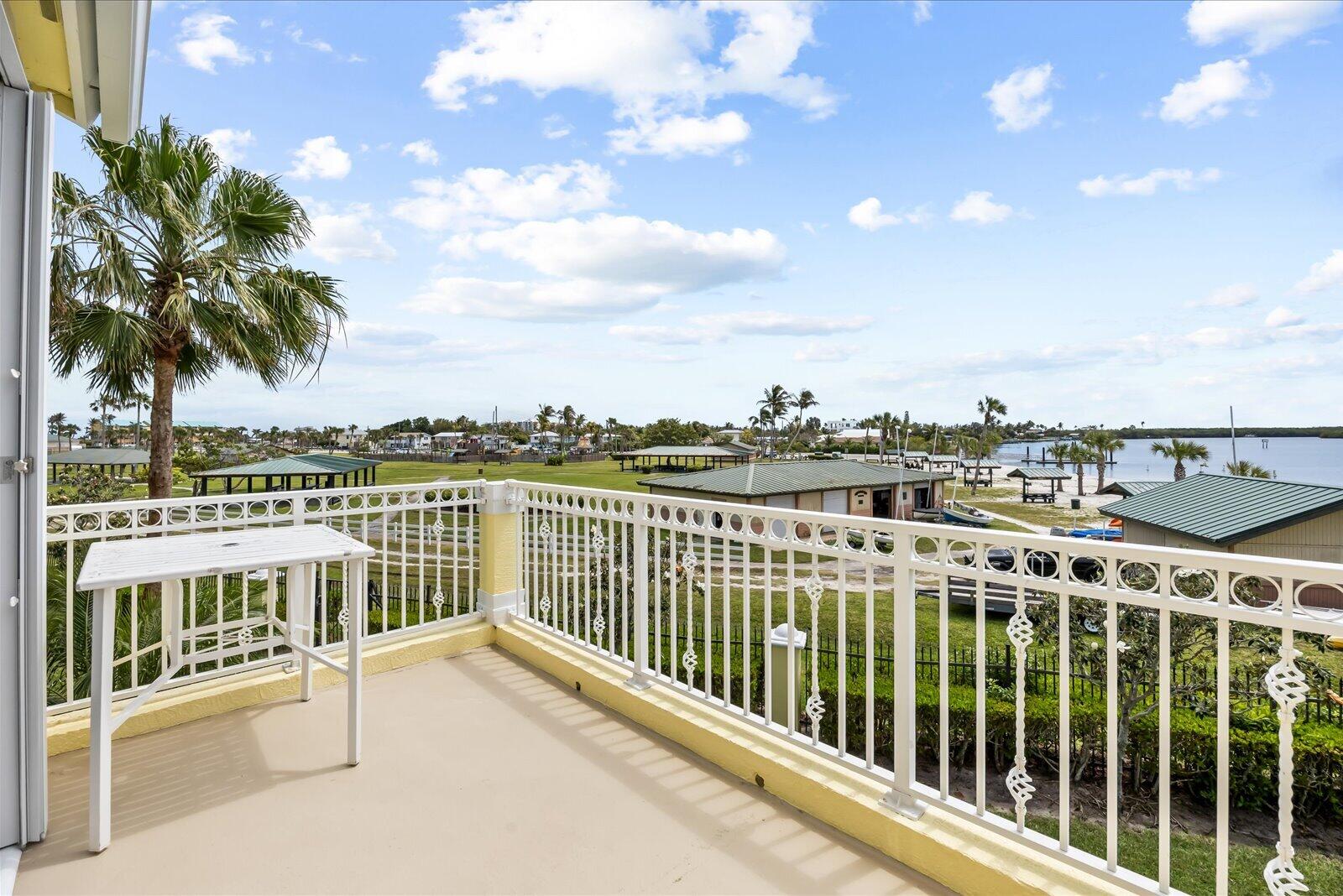 MARINER BAY - Residential