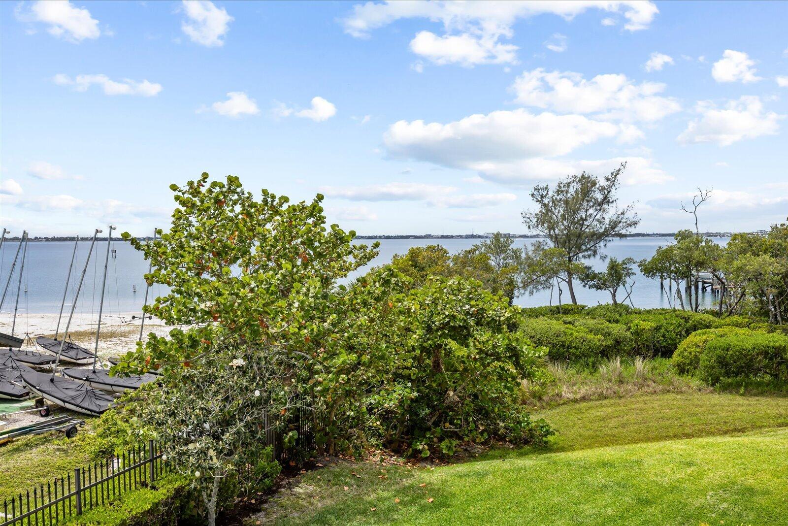 MARINER BAY - Residential