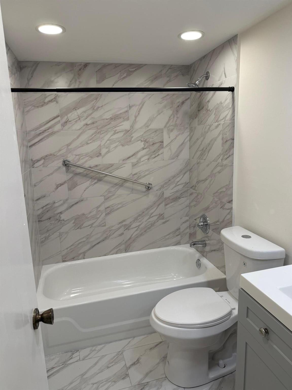 KINGS POINT CAPRI CONDOS - Residential Lease