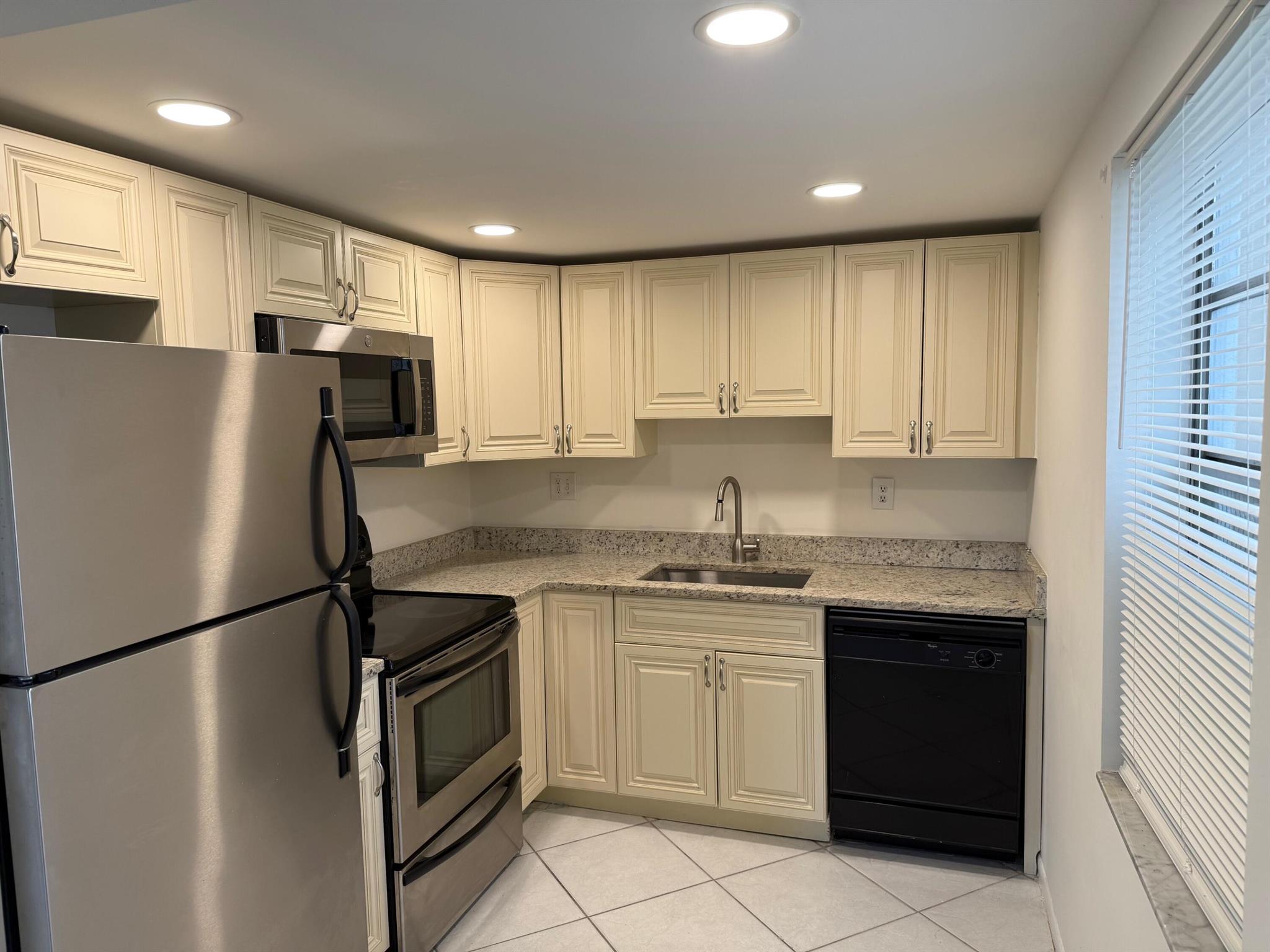 KINGS POINT CAPRI CONDOS - Residential Lease