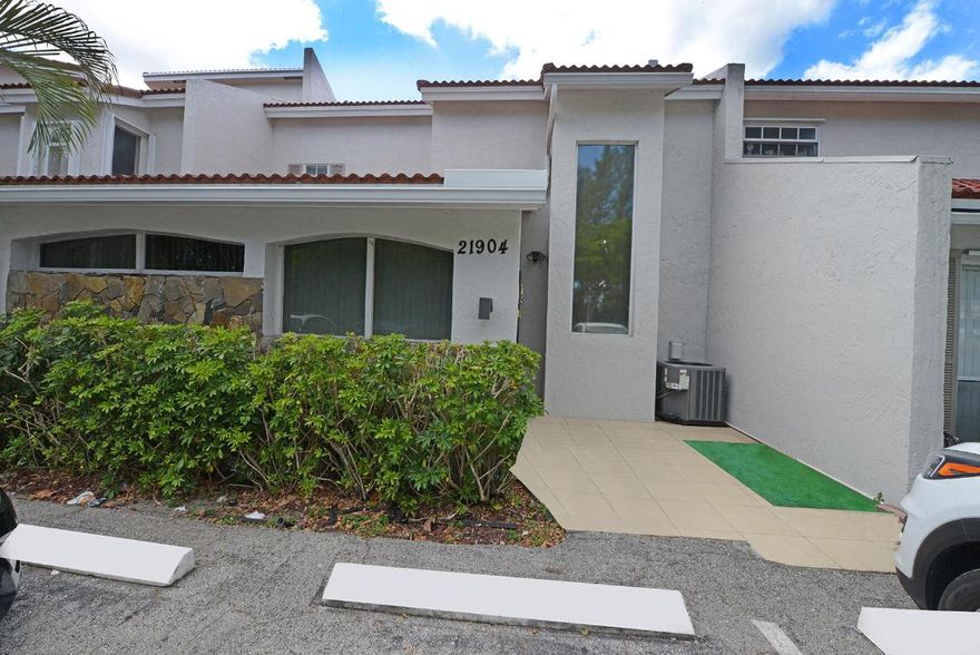 Beautiful 4 bedrooms 4, bathrooms townhouse, NICE CLEAN,AIRY, UPDATED RIGHT IN THE HEART OF BOCA RATON.
The property has been fully updated.2 master bedrooms. One on FIRST FLOOR, THE OTHER  on the SECOND FLOOR.
.Nice family room, dinning / eat in the kitchen area. Almost new kitchen,  granite counters, washer dryer almost new, nice  patio on the back with locked gate to the garden. Club house and  community pool.
Few minutes walk to places of worship, public facilities and close to Boca mall, and YMCA. AVAILBLE JUNE 1st, 2023
VACANT ..See attached HOA application.
NO TRUCKS OR PETS.
TWO PARKING SPACES IN FRONT.

EASY TO SHOW CALL AGENT .