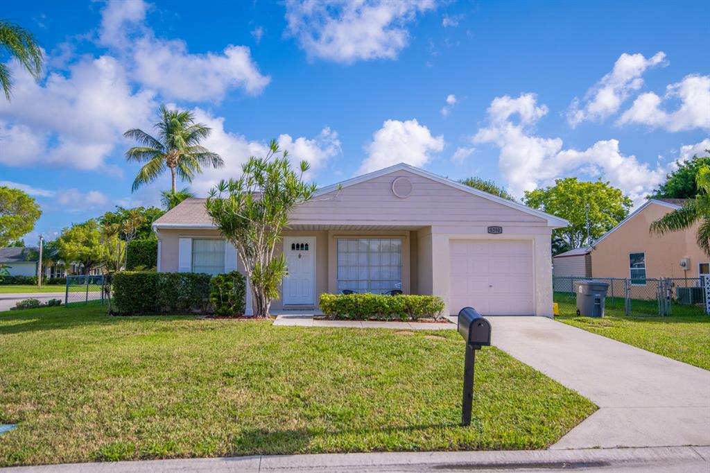 Beautiful Remodeled Home in Country Park / Boca Raton / 3 Bedroom, 2 Bathrooms, New Kitchen with Stainless Steel Appliances / amazing corner lot with huge fenced yard. Association Community with Pool, Basketball Court, Tennis Court. Close to Shopping Centers and A-rated schools. The house can be rented partially furnished or unfurnished. Rental Price is for an unfurnished rental.