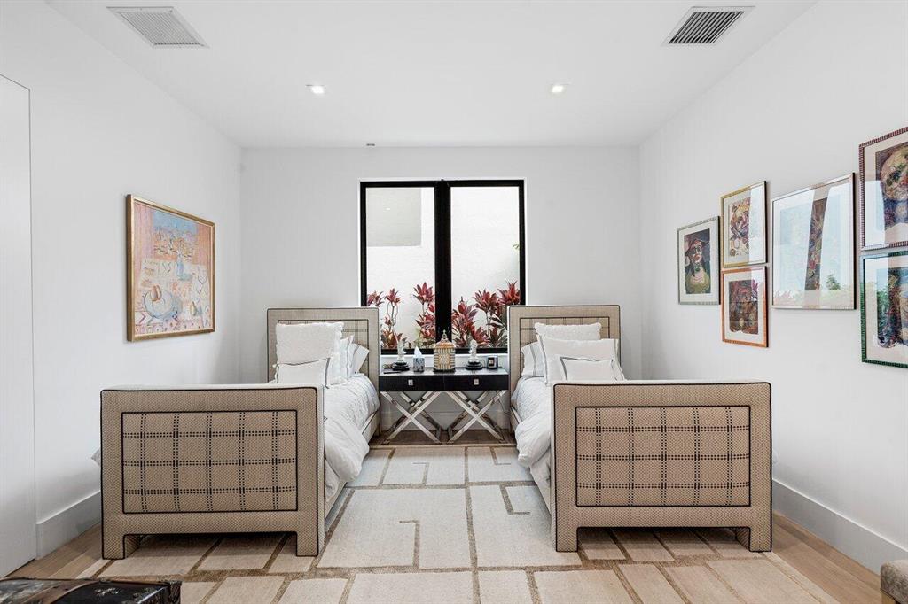 FRENCHMANS CREEK - Residential