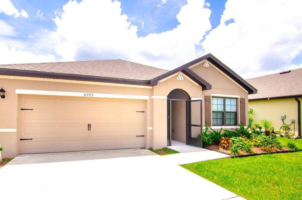 Photo of 6205 NW Regent Street, Port Saint Lucie, FL 34983 (MLS # R11162712)