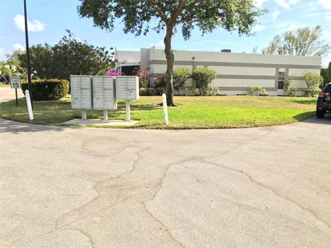 9335 Flynn CIR 1 Boca Raton FL 33496