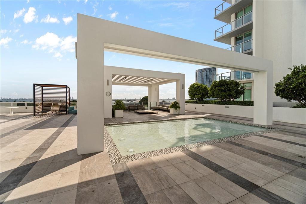 Quadro - Residential Lease
