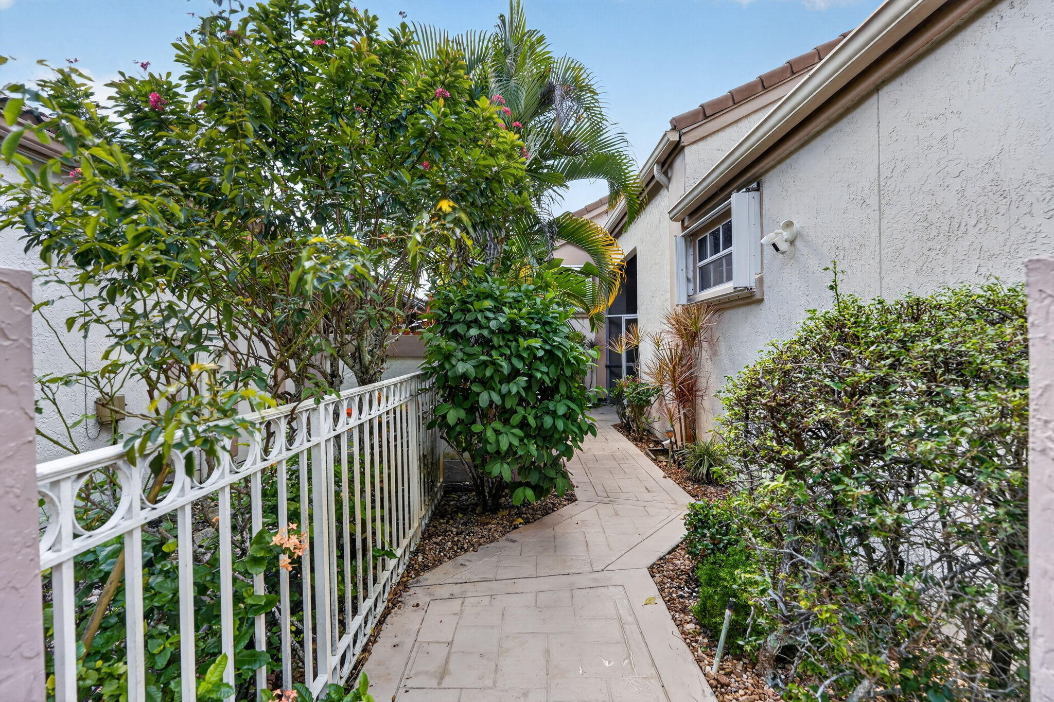 12850 Oak Knoll Drive