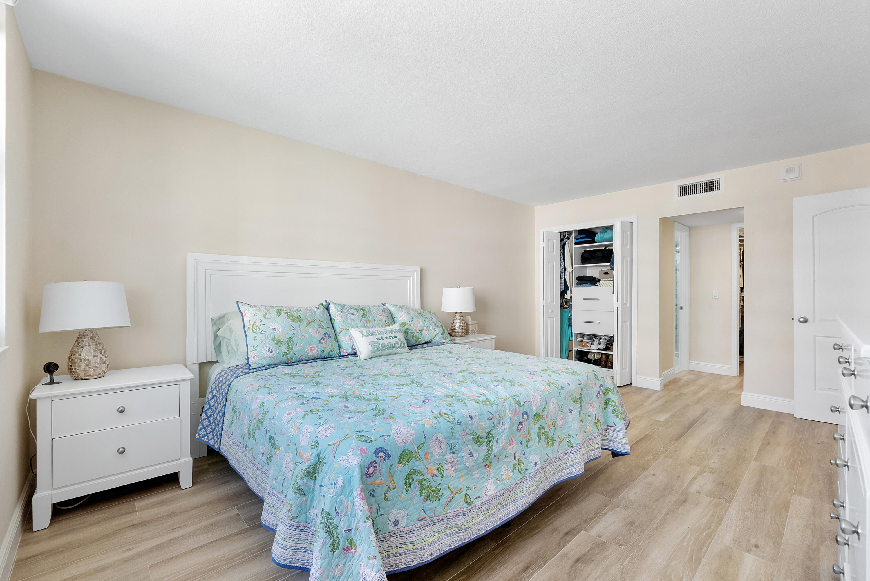 OCEAN PLACE - Residential