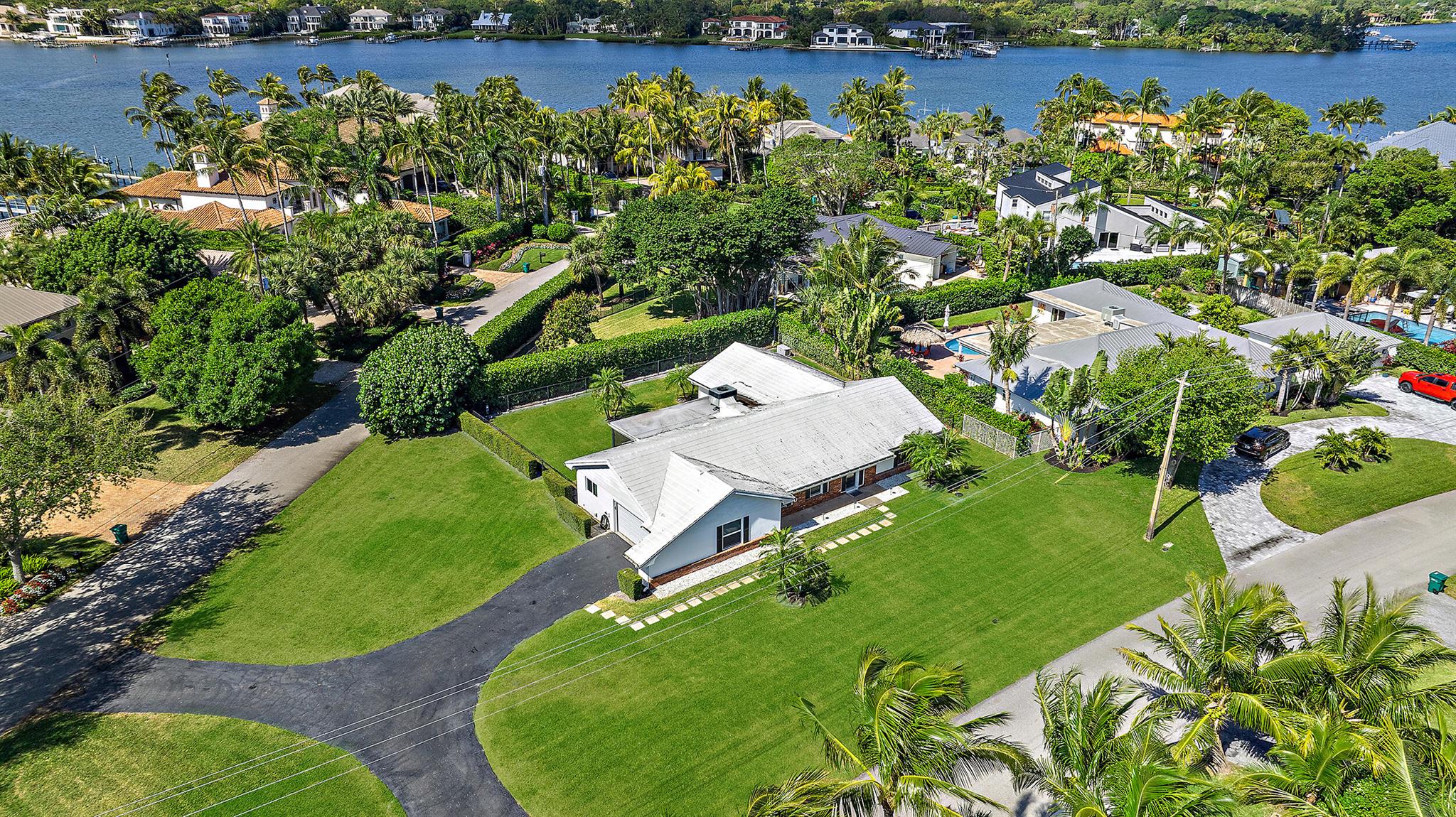121 River Drive