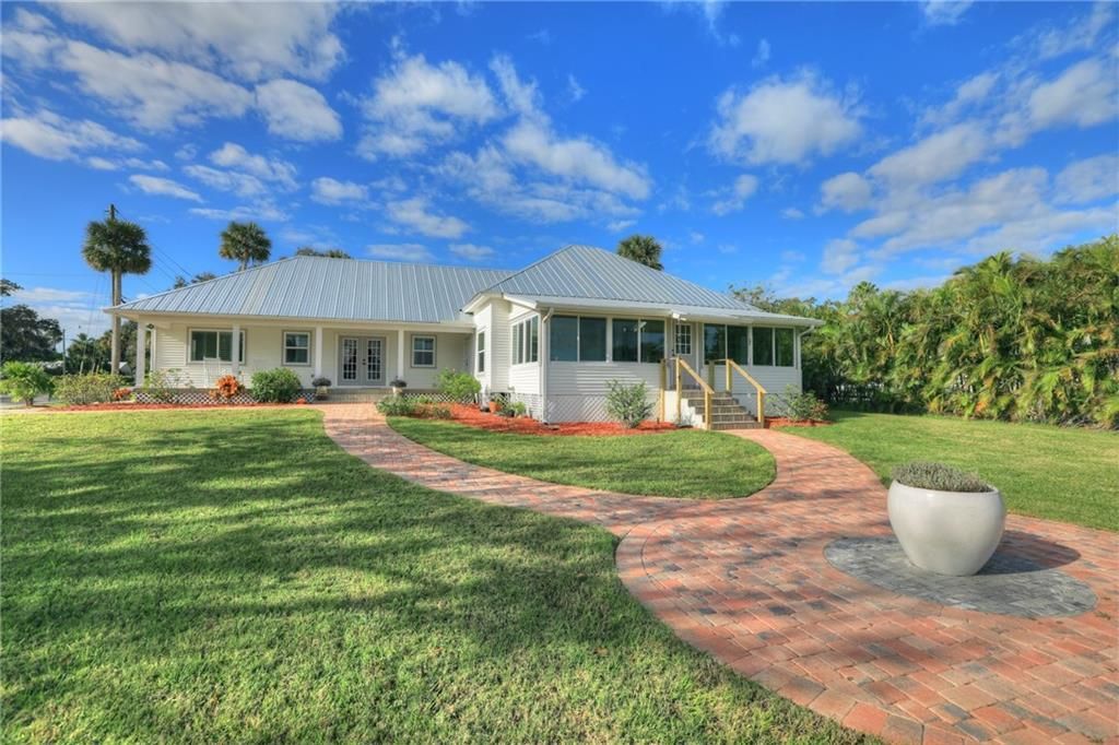 Photo of 13805 N Indian River Drive, Sebastian, FL 32958 (MLS # R11040476)