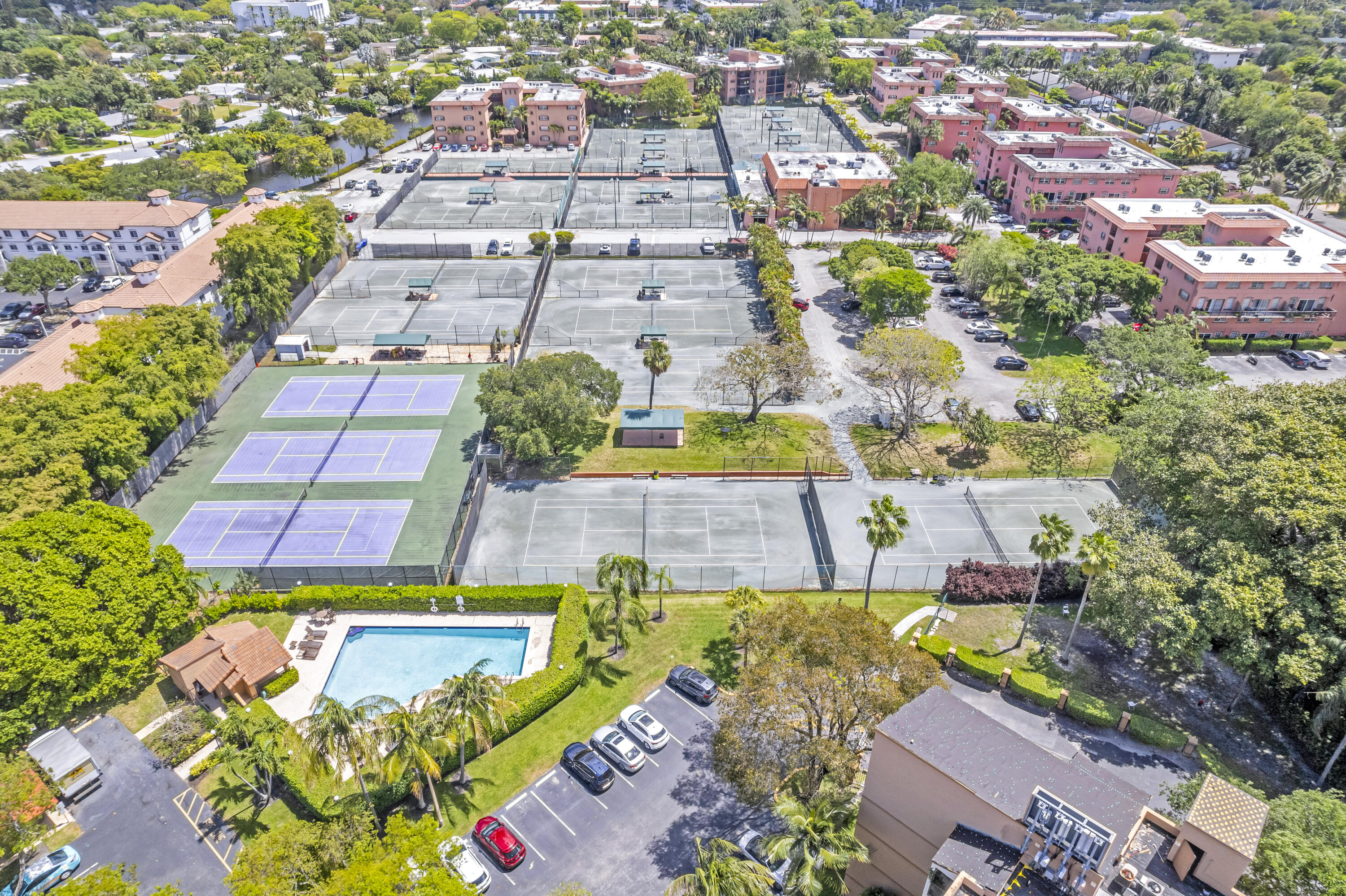 TENNIS CLUB BROOKS CONDO - Residential