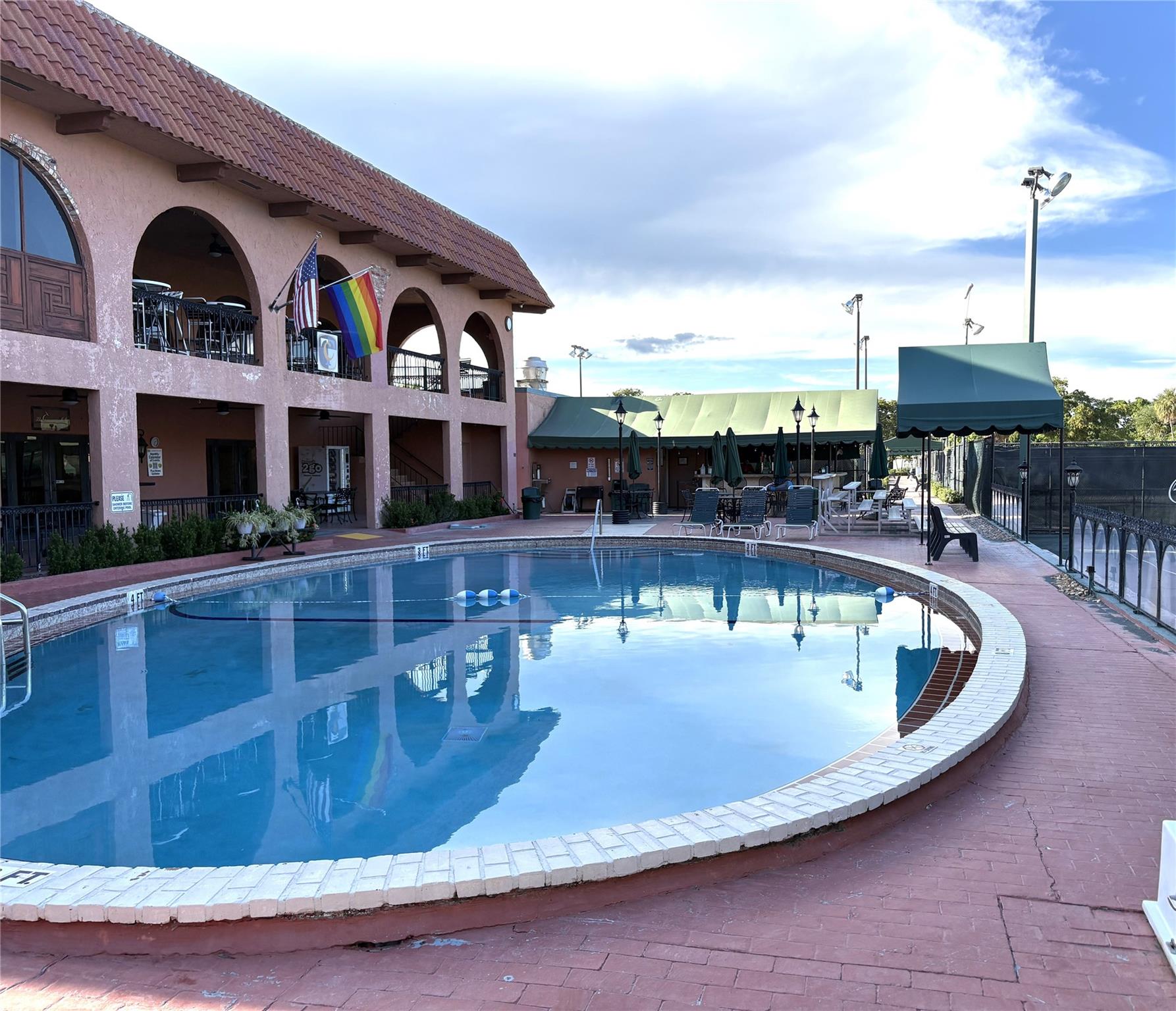 LAUDERDALE TENNIS CLUB - Residential