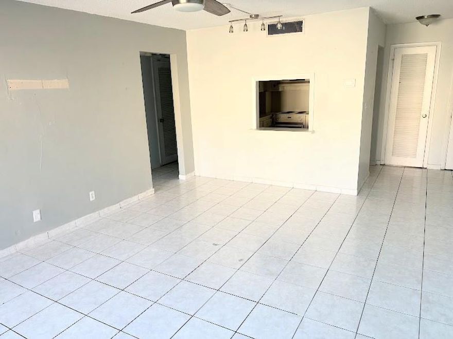 Located in the famous Tennis Club of Ft Lauderdale parking along the Middle River, you walk into a tropical Courtyard, & enter into a bright spacious fully tiled Living Room, beyond which is a private open balcony. The hall way adjacent to the Living Room, leads into a convenient half-bath & a large carpeted bedroom, walk-in closet & adjacent full bathroom w/ shower. Apt is minutes away from all the ameniities --20 Clay Tennis CTs., (10 Lighted), 3 Hard Cts Heated Pool, Spa, fully equipped Gym, full service Patio Bar & Grille - Gated Community, manned 24/7 Security makes you feel so safe. PET FRIENDLY BLDG. Close to beaches, downtown Ft Lauderdale, Wilton Manors, I-95 & Airport.