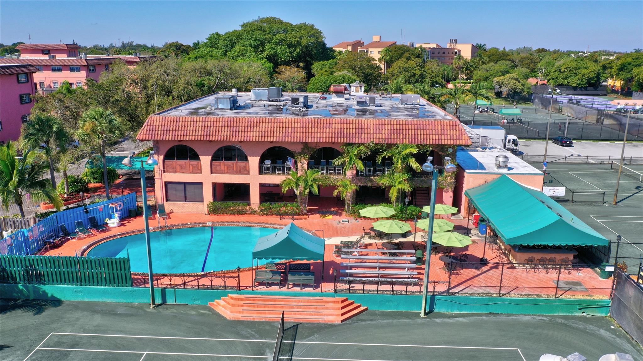 LAUDERDALE TENNIS CLUB - Residential