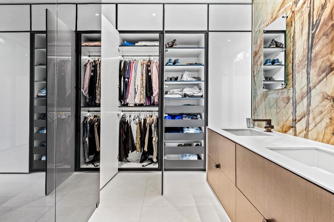 S/D OF 8-46-43, S 1/2 OF E 1/2 OF LOT 8 IN - Residential