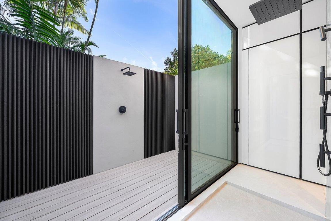 S/D OF 8-46-43, S 1/2 OF E 1/2 OF LOT 8 IN - Residential