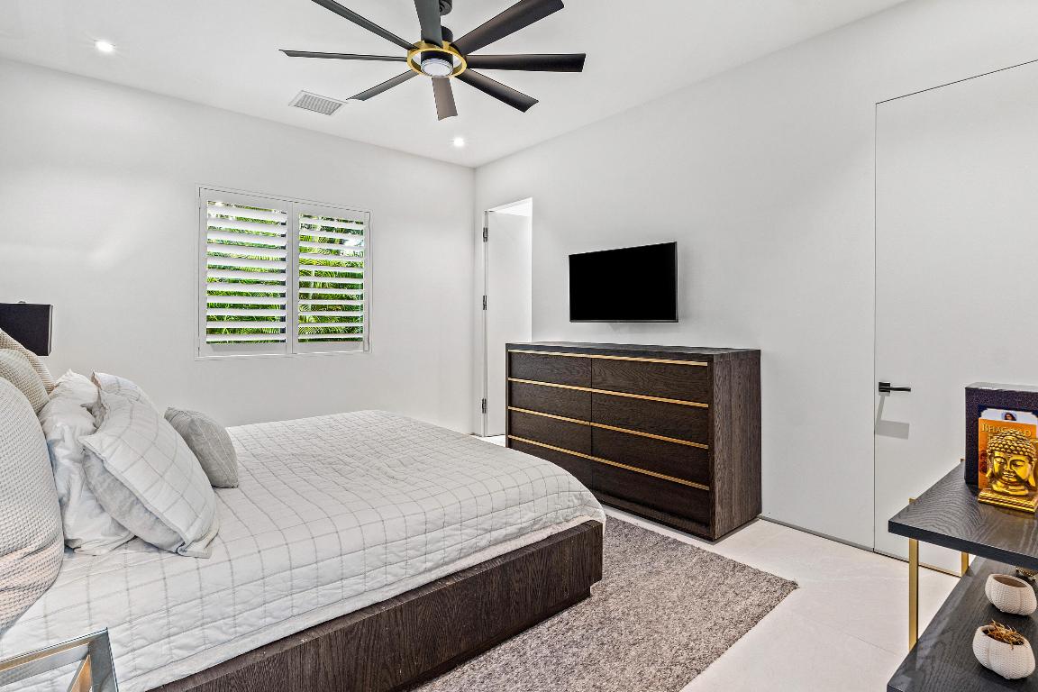 S/D OF 8-46-43, S 1/2 OF E 1/2 OF LOT 8 IN - Residential