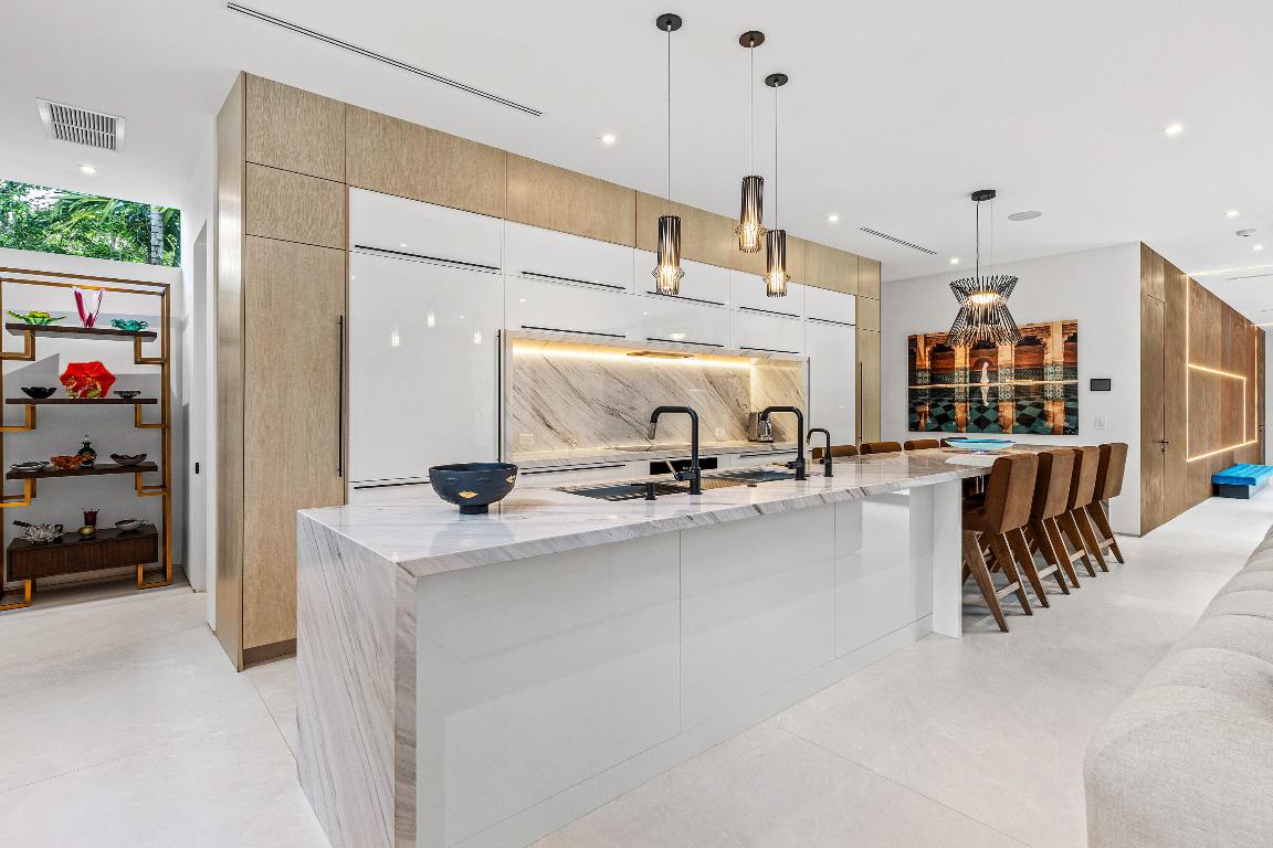 S/D OF 8-46-43, S 1/2 OF E 1/2 OF LOT 8 IN - Residential