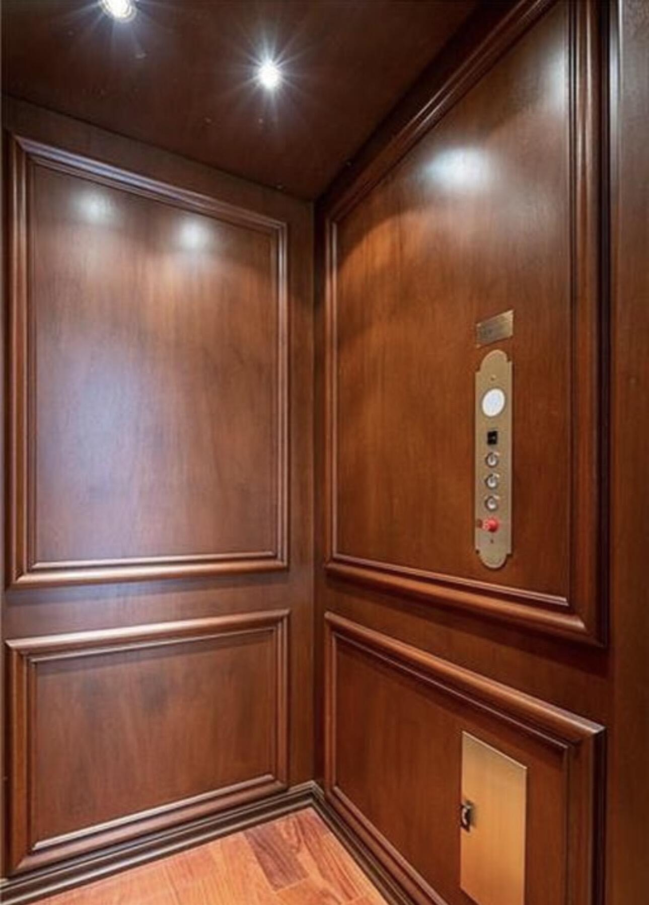 HILLSBORO HARBOR UNIT - Residential Lease