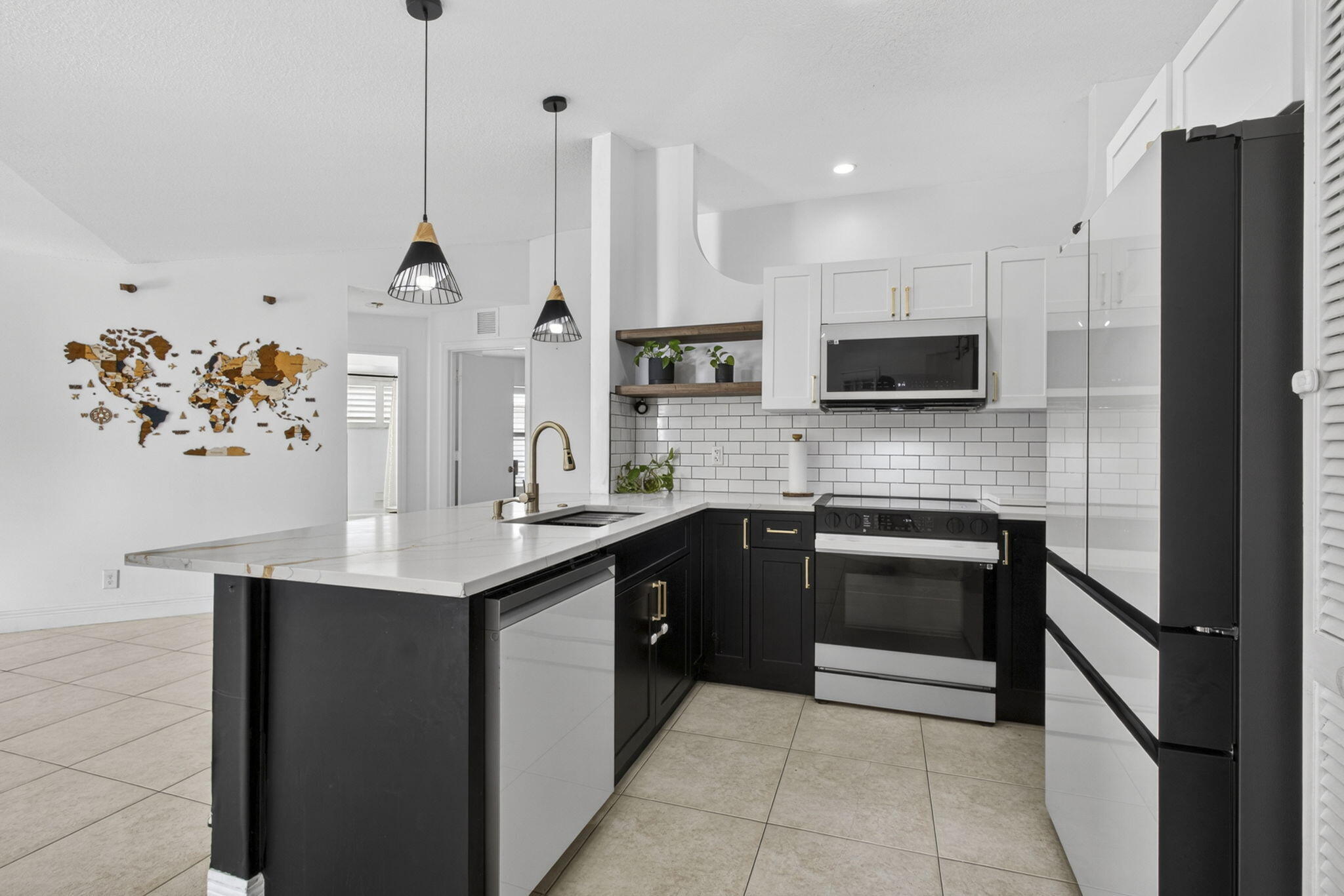 ROYAL PINES EST - Residential