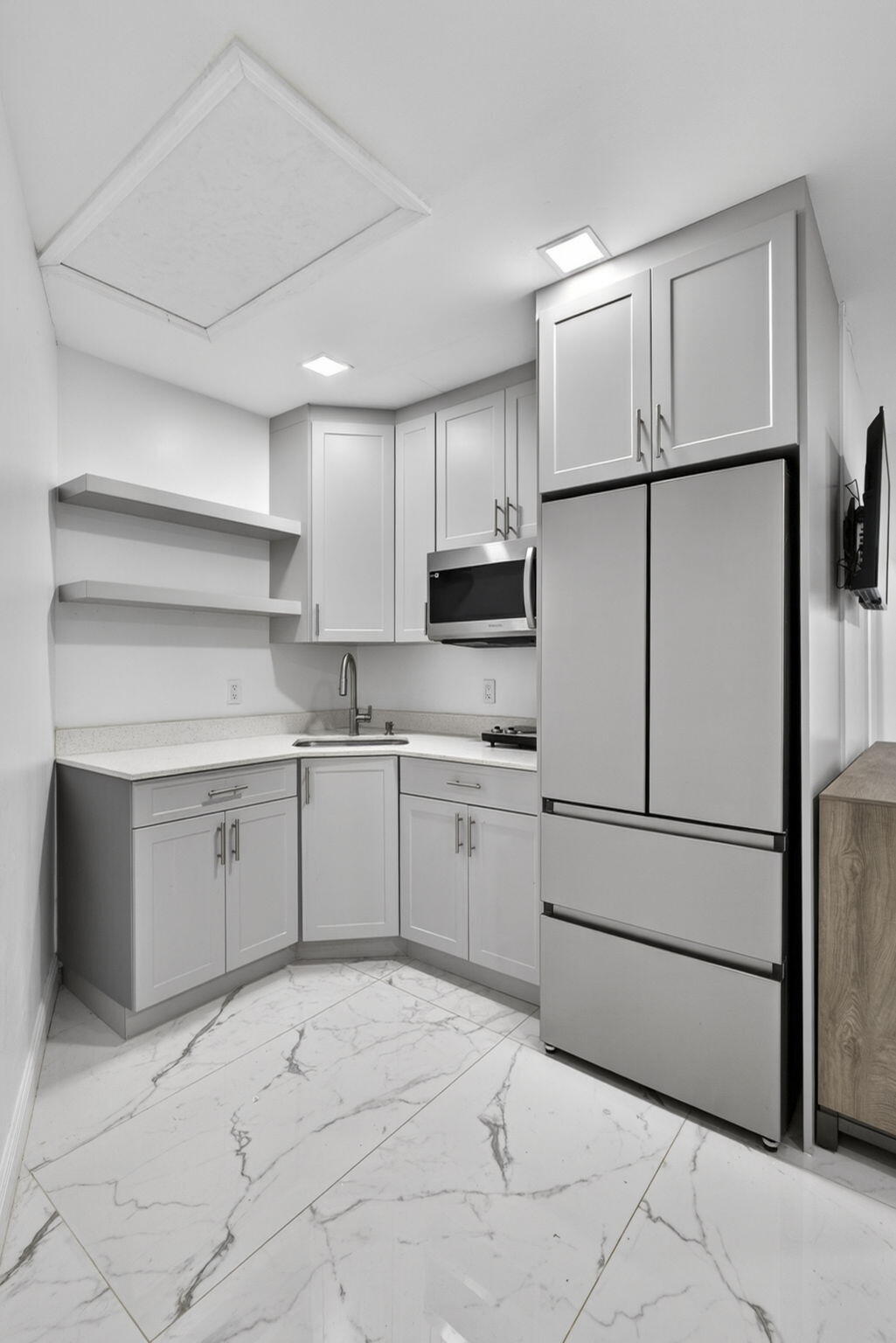 ROYAL PINES EST - Residential