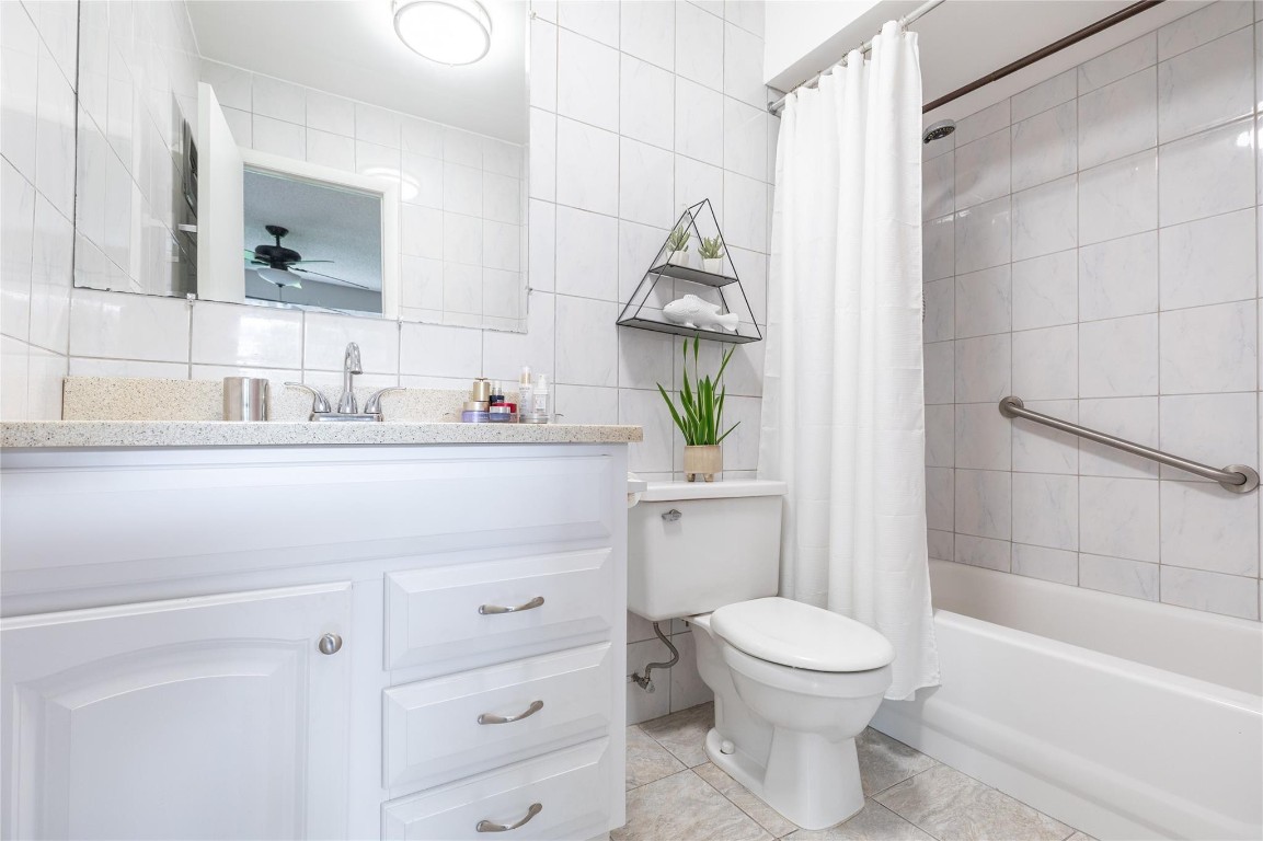 LAUDERHILL EAST - Residential