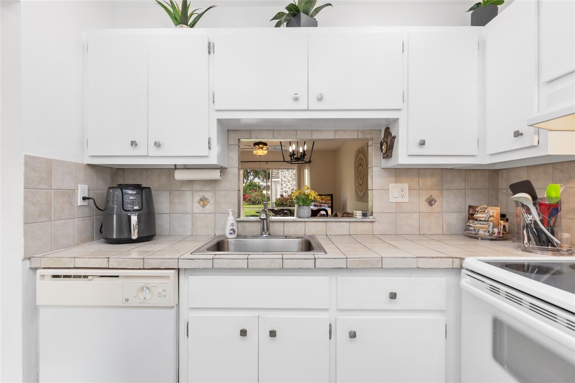 LAUDERHILL EAST - Residential