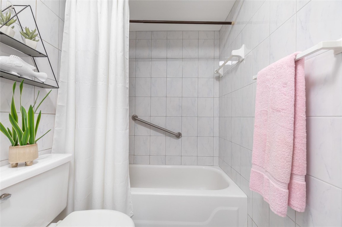 LAUDERHILL EAST - Residential