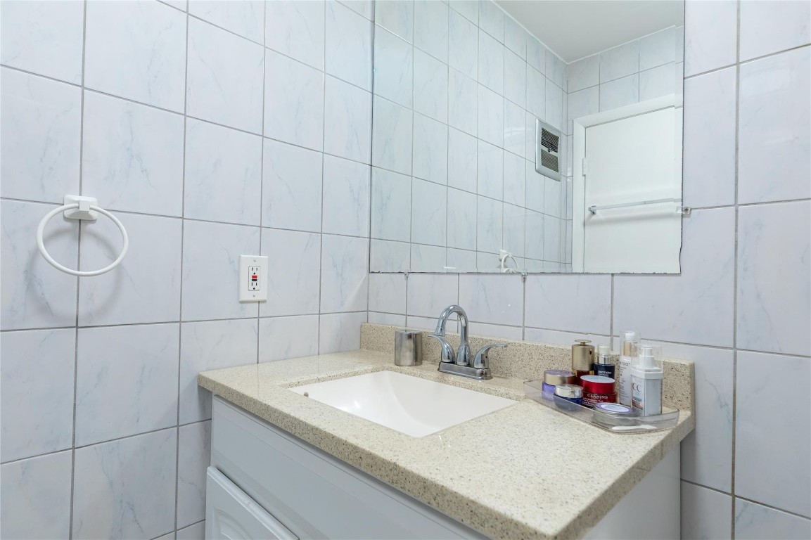 LAUDERHILL EAST - Residential