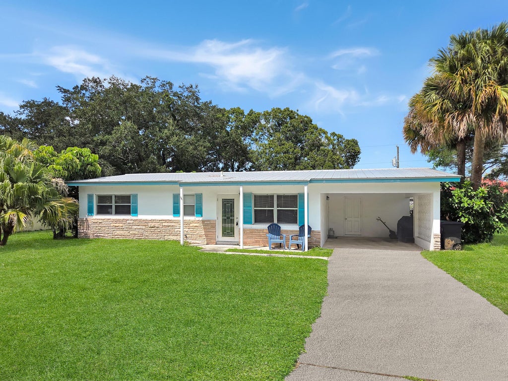 Photo of 775 Lomas Street, Port Saint Lucie, FL 34952 (MLS # B26081745)