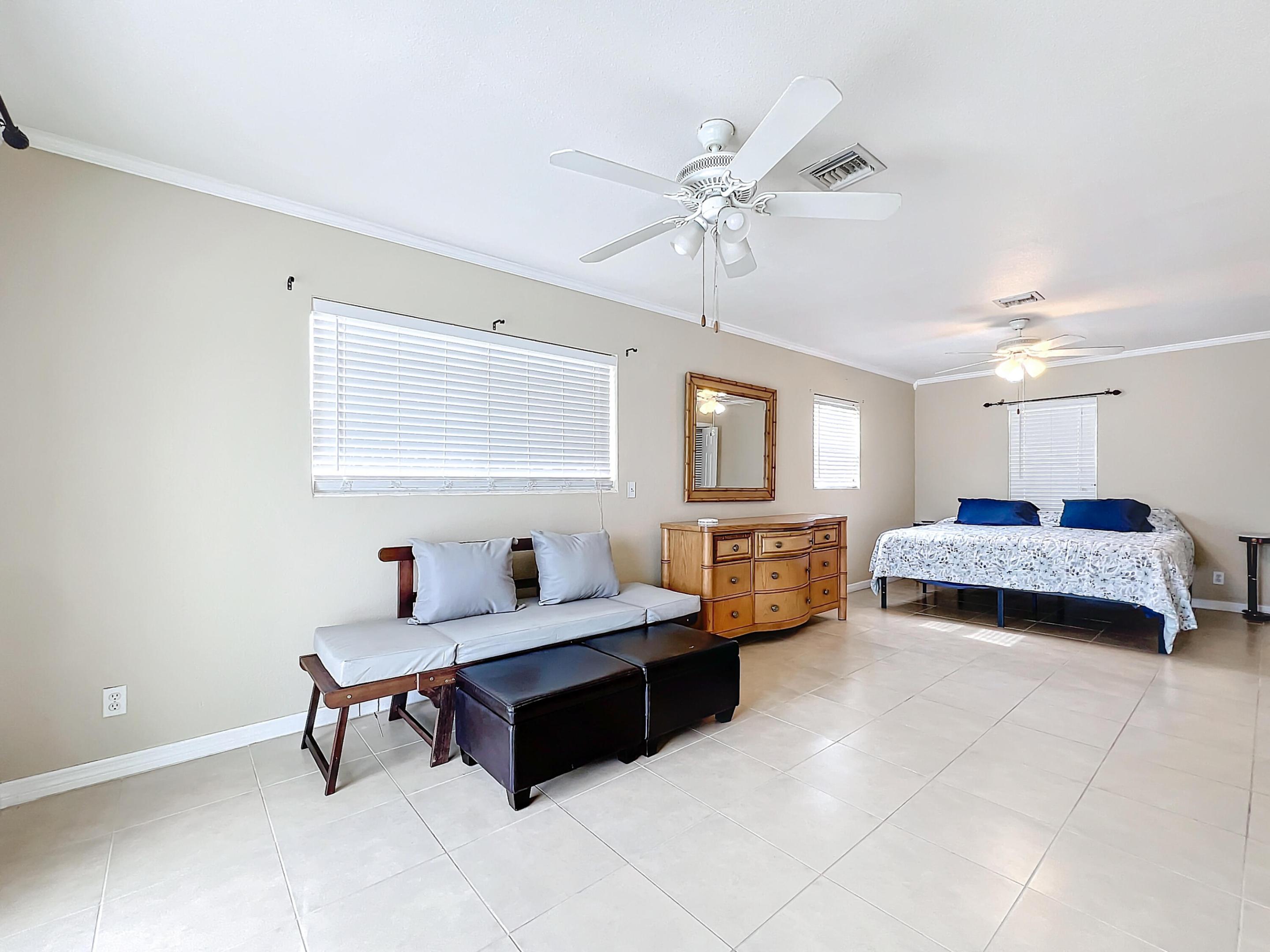 ISLAND ESTATES - Residential