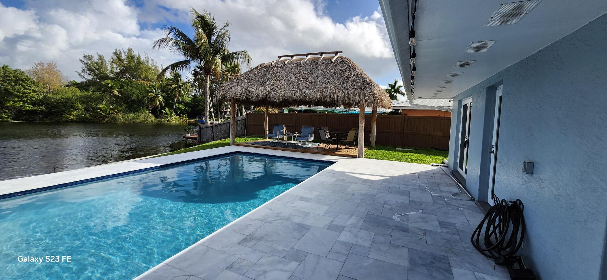 ISLAND ESTATES - Residential